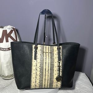 Michael Kors Jet Set Large Tote With Faux Python Center Detail 🖤